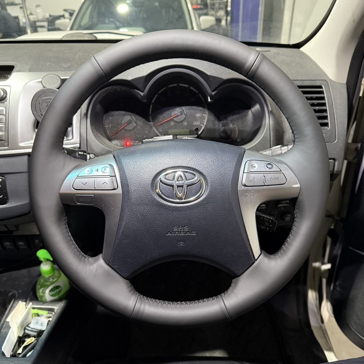 Toyota HiLux 7th Gen (2005–2015) Steering Wheel Wrap – Black Smooth Leather, Black stitch